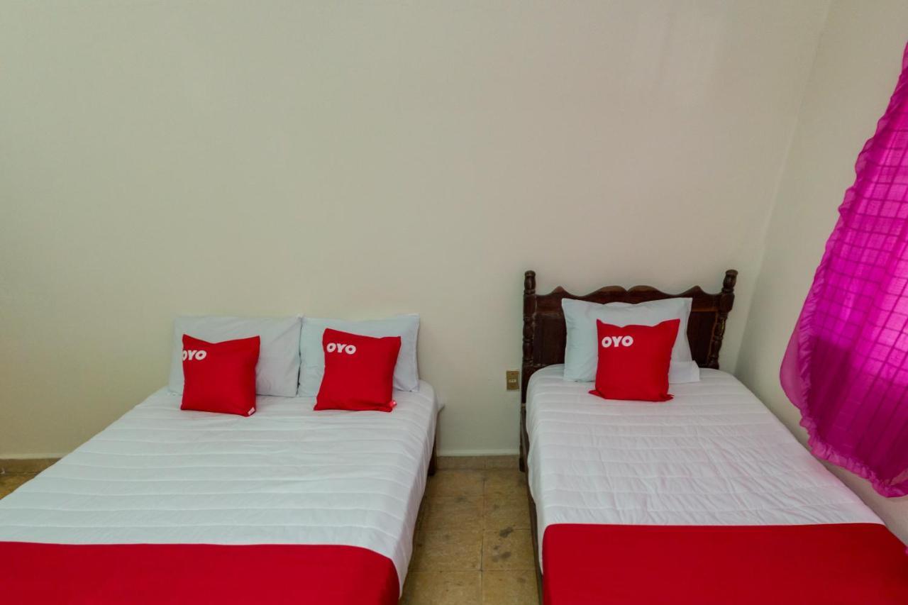 Oyo Hotel Rubi Zihuatanejo Exterior foto